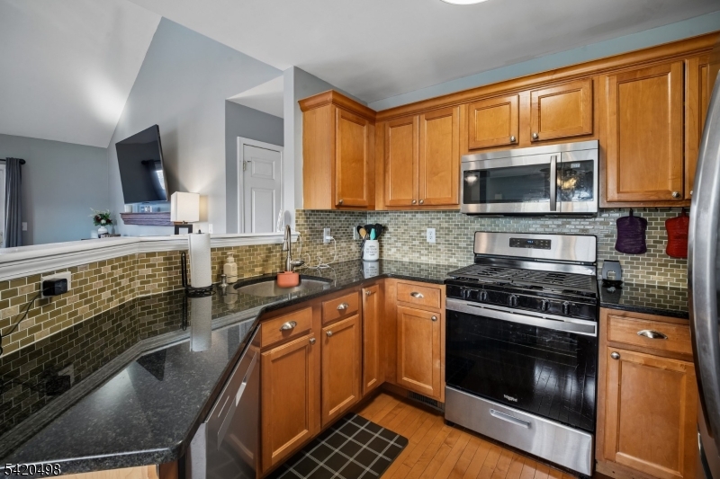 37 Mountainside Dr