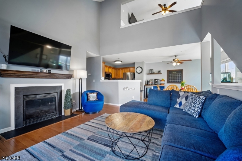 37 Mountainside Dr