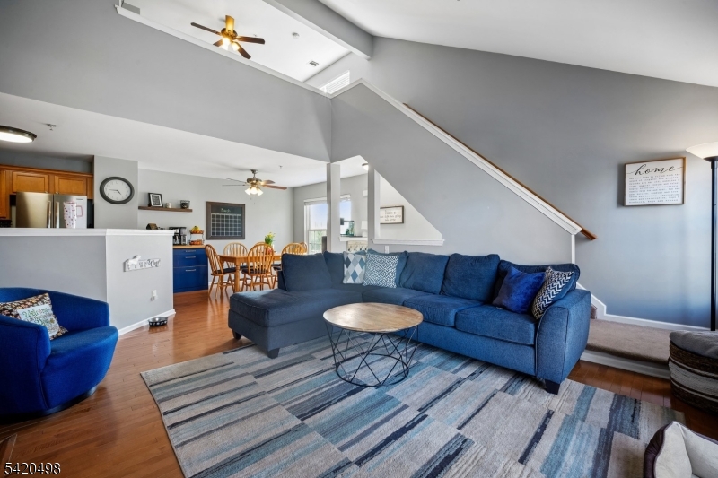37 Mountainside Dr