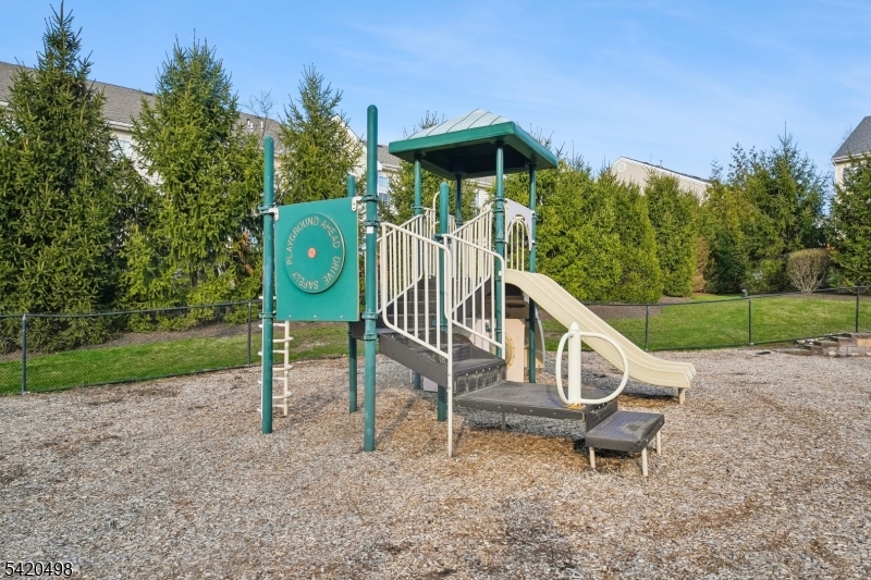37 Mountainside Dr