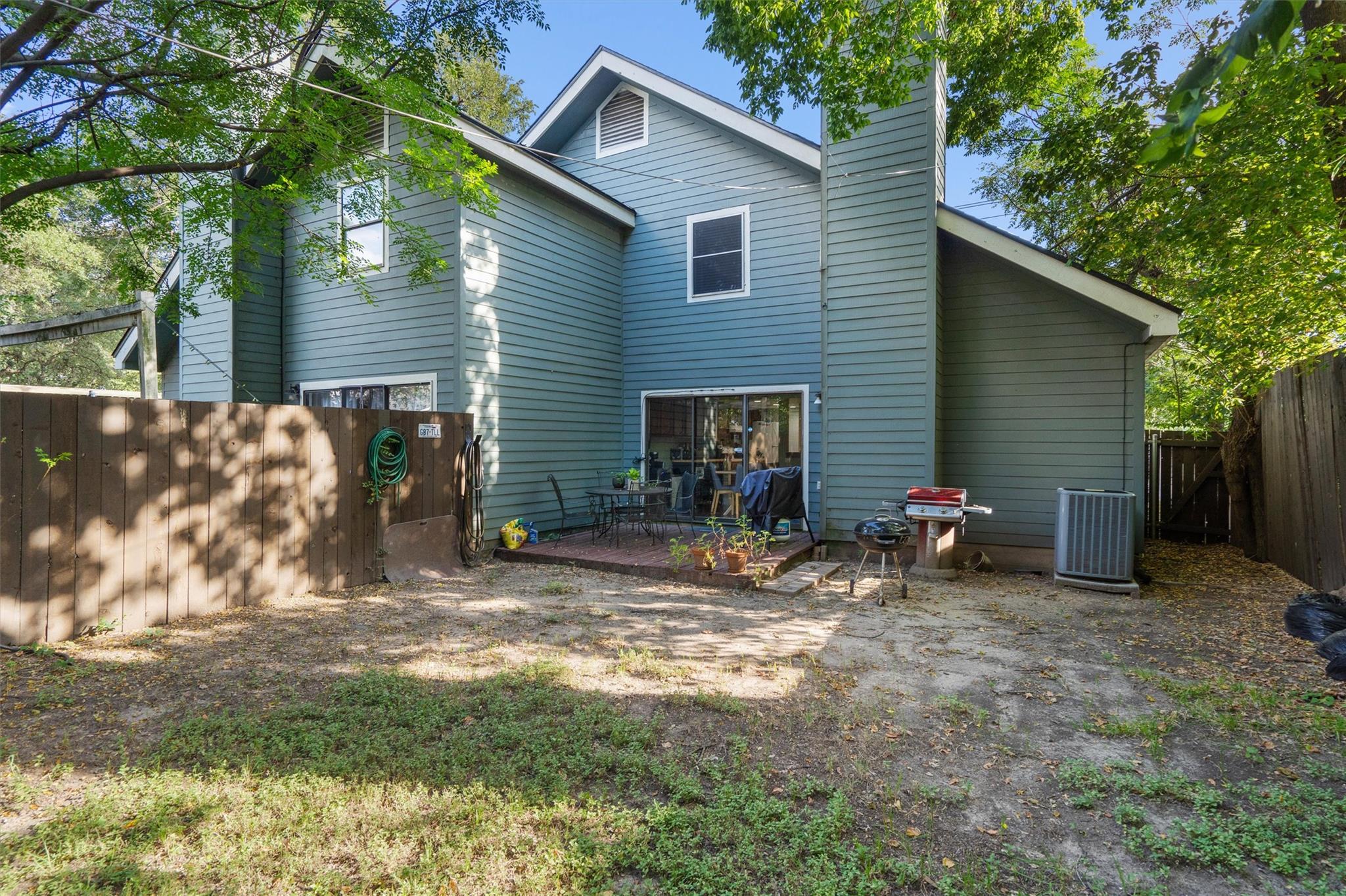 2414 Jones RD