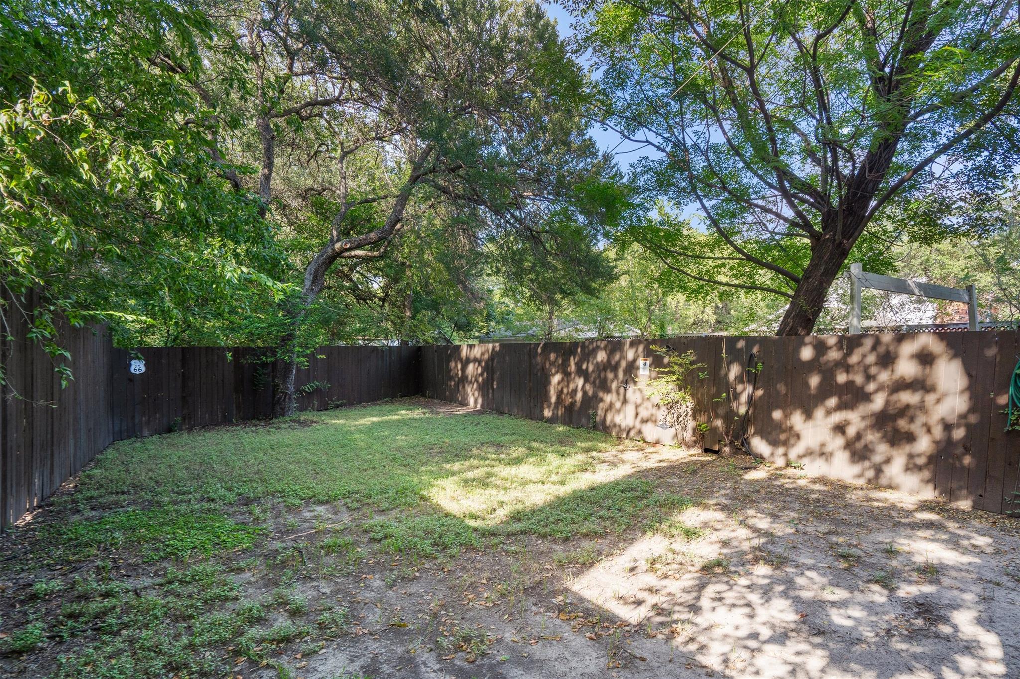 2414 Jones RD