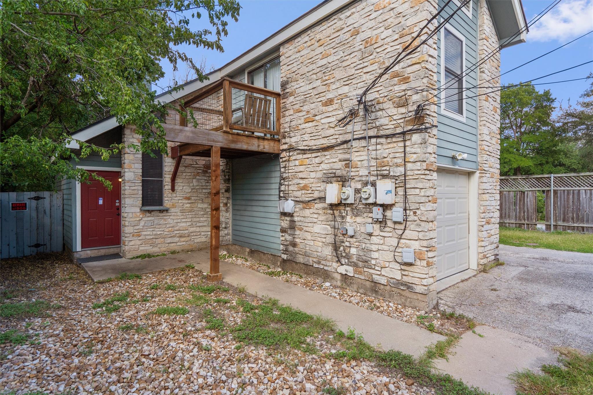 2414 Jones RD