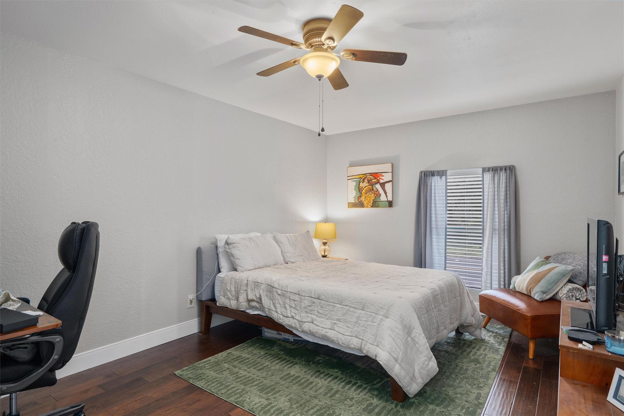 2414 Jones RD