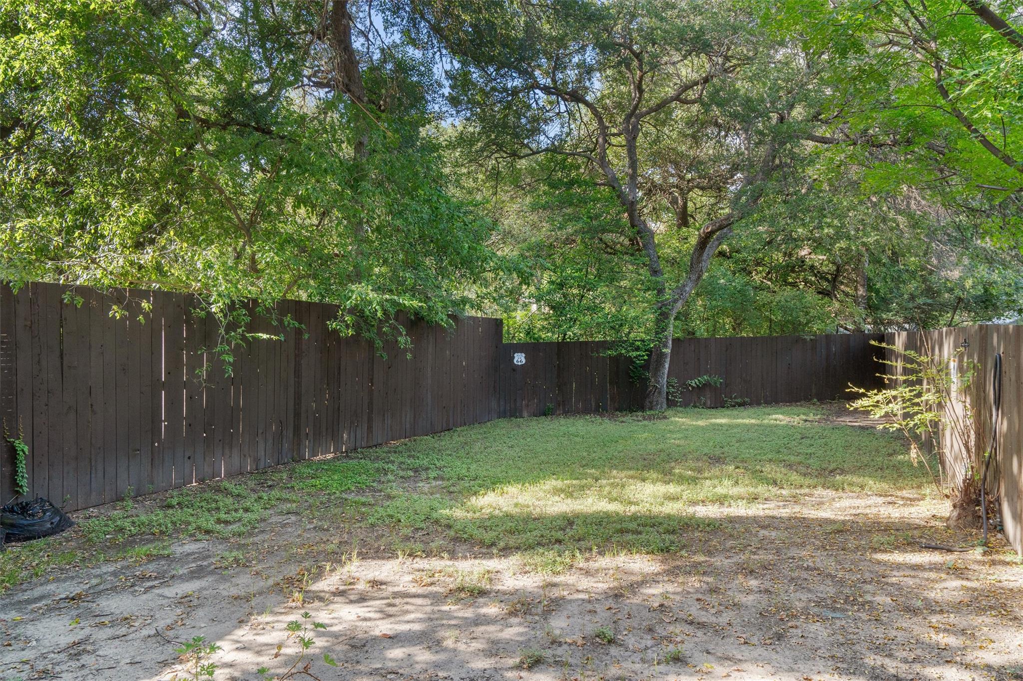 2414 Jones RD