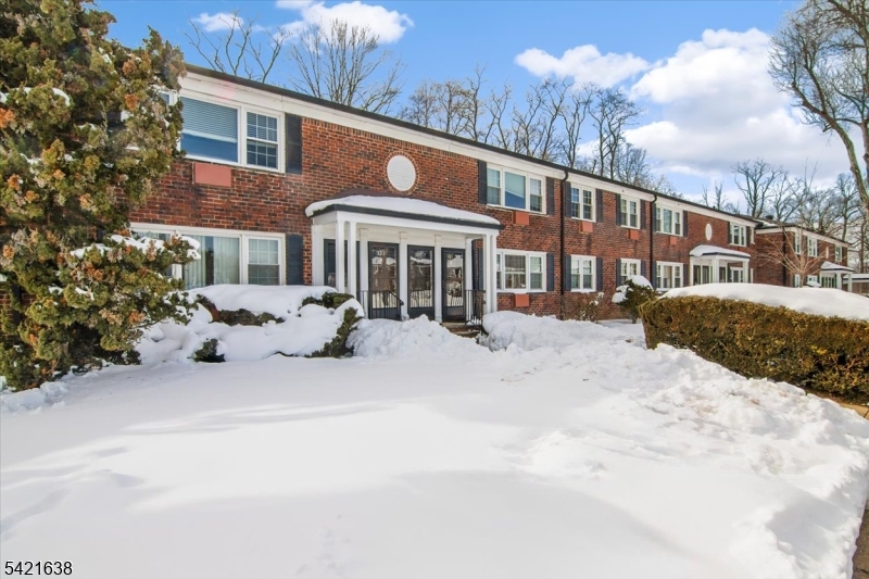 323 Pitney Pl 323