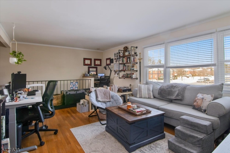 323 Pitney Pl 323