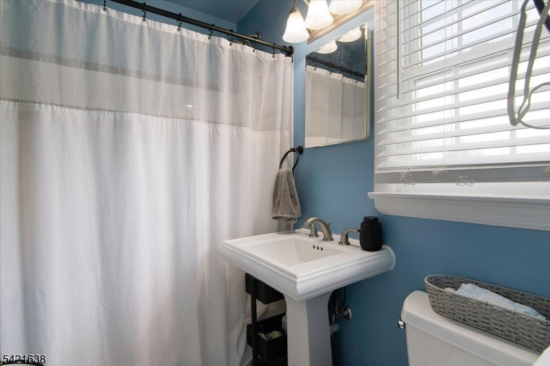 323 Pitney Pl 323