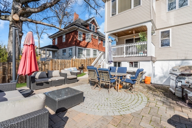 467 Summit Ave