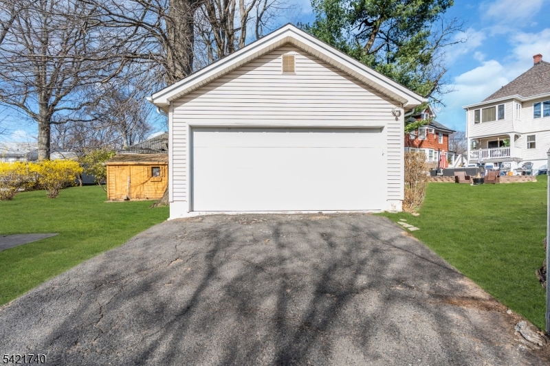 467 Summit Ave
