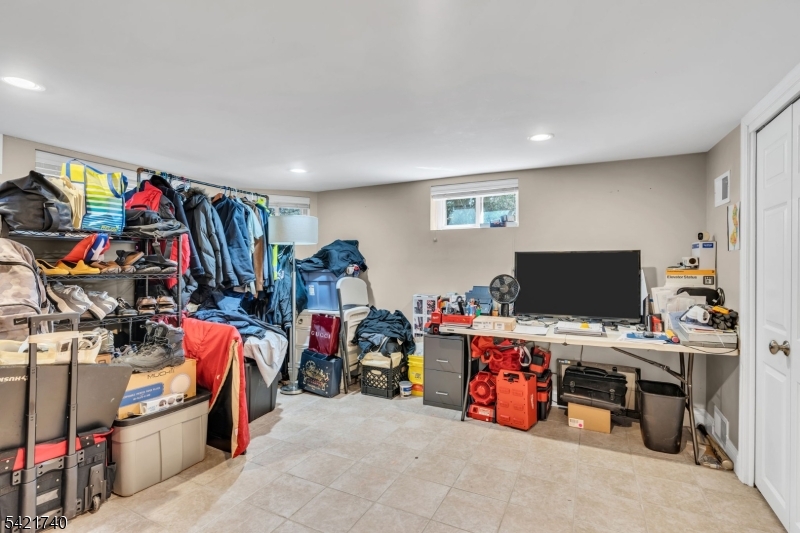 467 Summit Ave