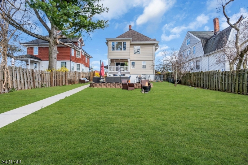 467 Summit Ave