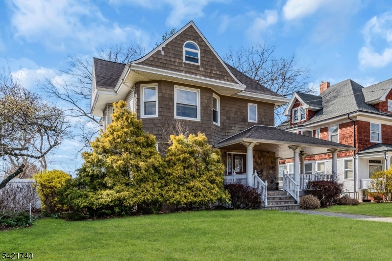 467 Summit Ave