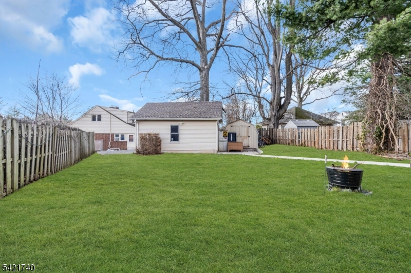 467 Summit Ave