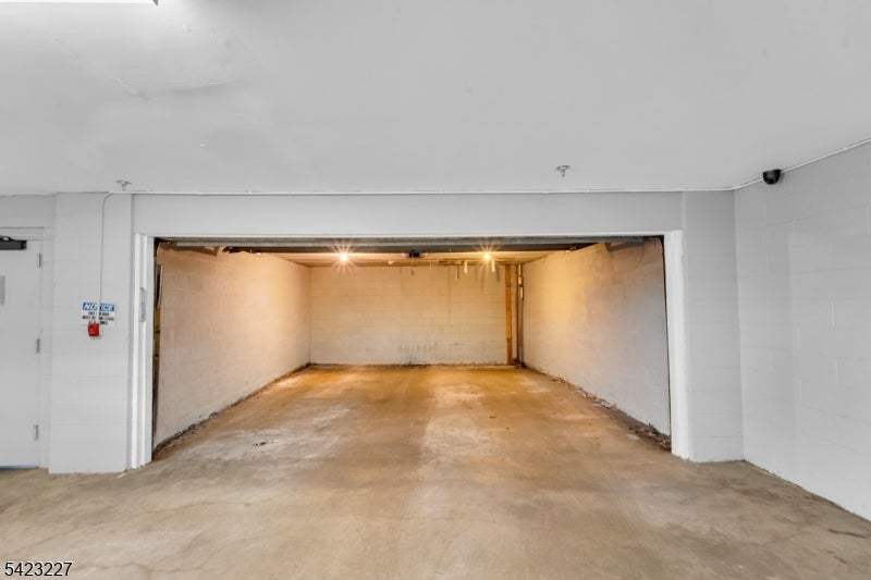 8C Cove Ln