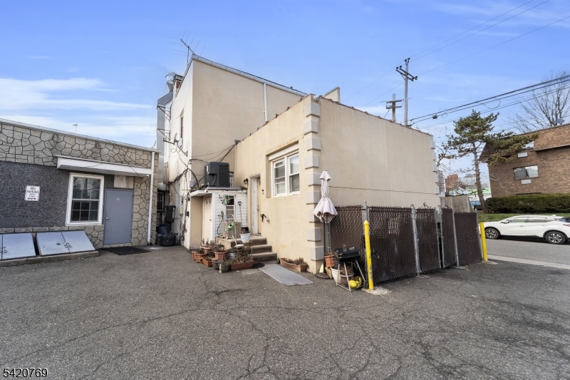 265 Queen Anne Rd