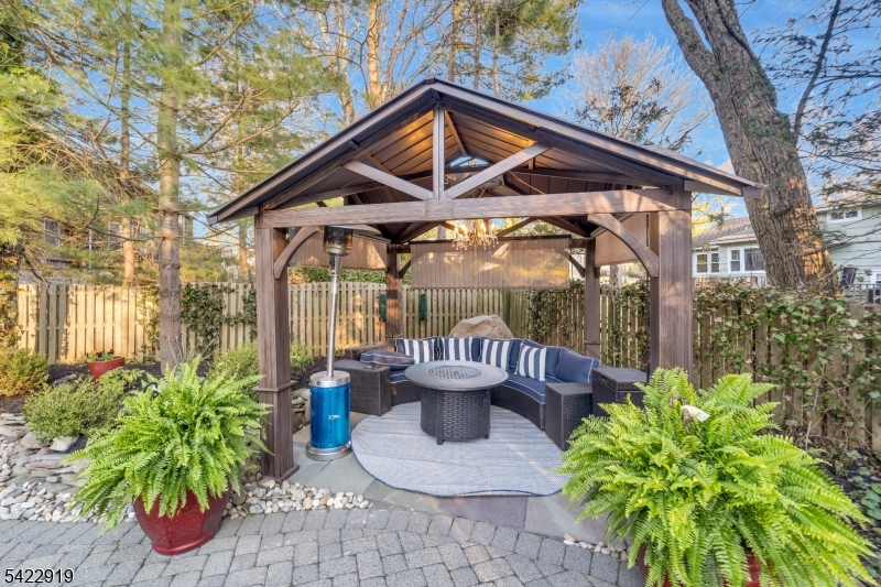 60 Parkhill Rd