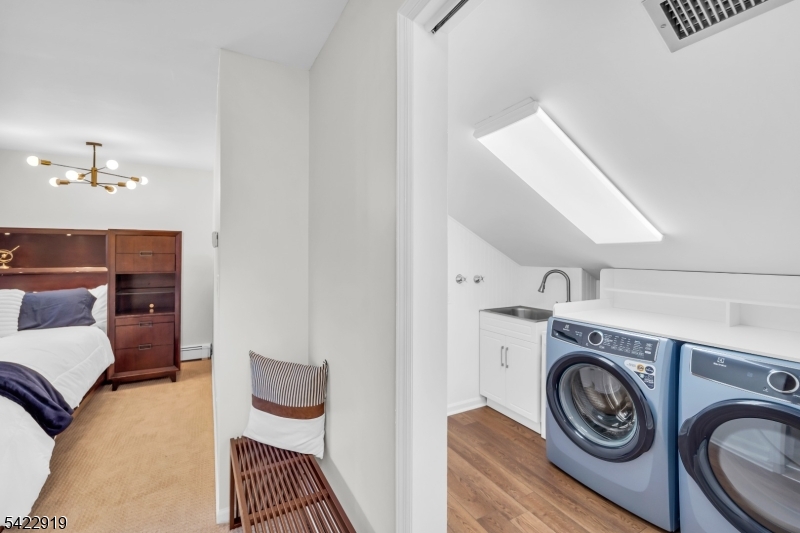 60 Parkhill Rd