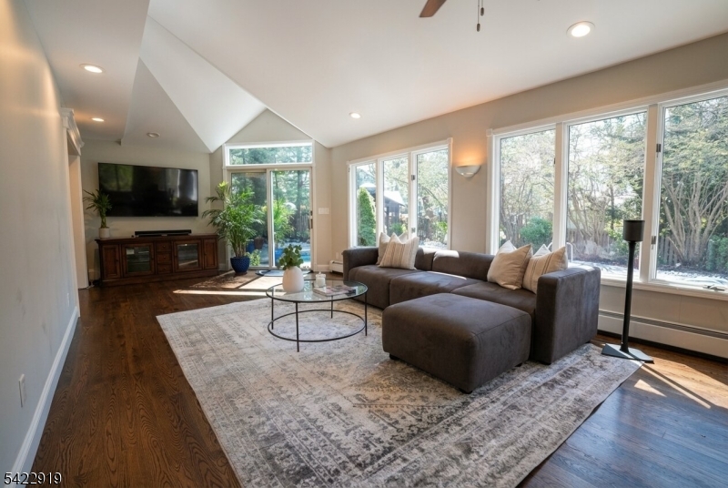60 Parkhill Rd