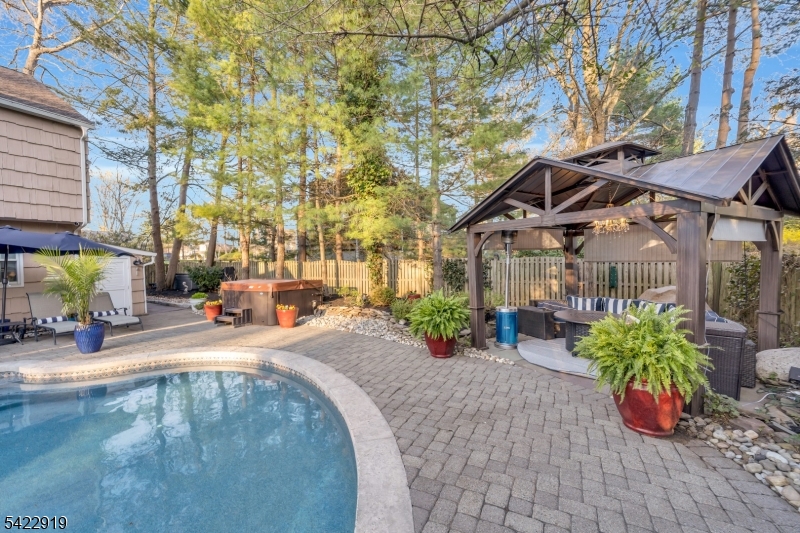 60 Parkhill Rd