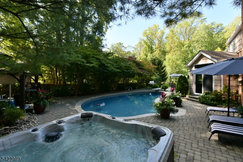60 Parkhill Rd