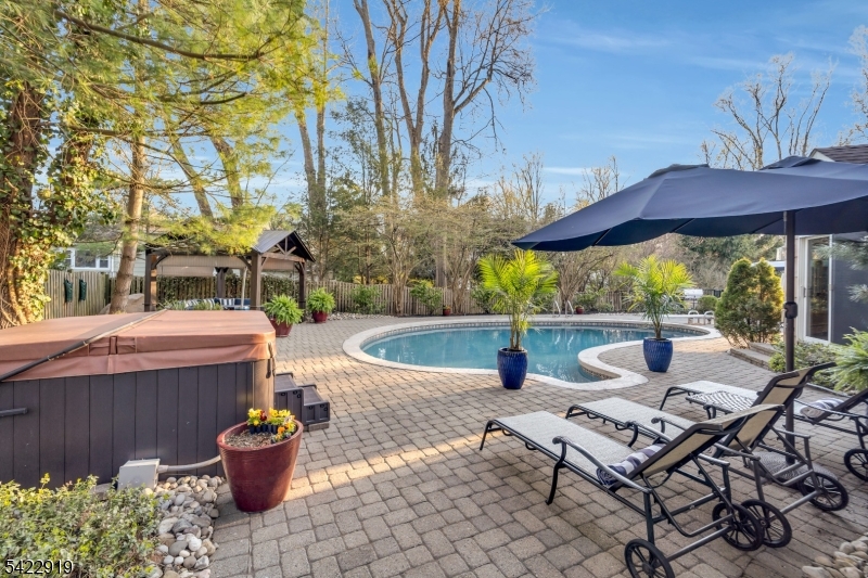 60 Parkhill Rd