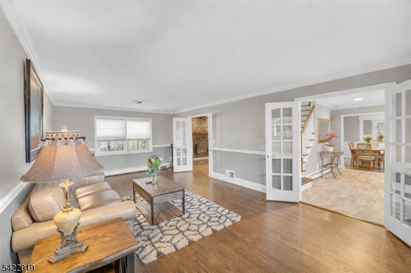 60 Parkhill Rd