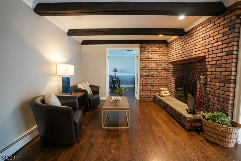 60 Parkhill Rd
