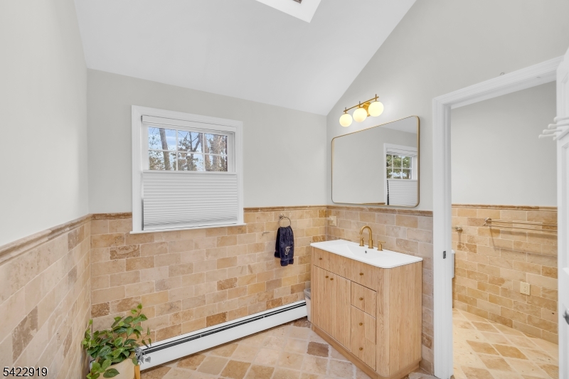 60 Parkhill Rd