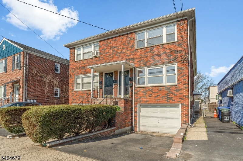 215 Orange Ave