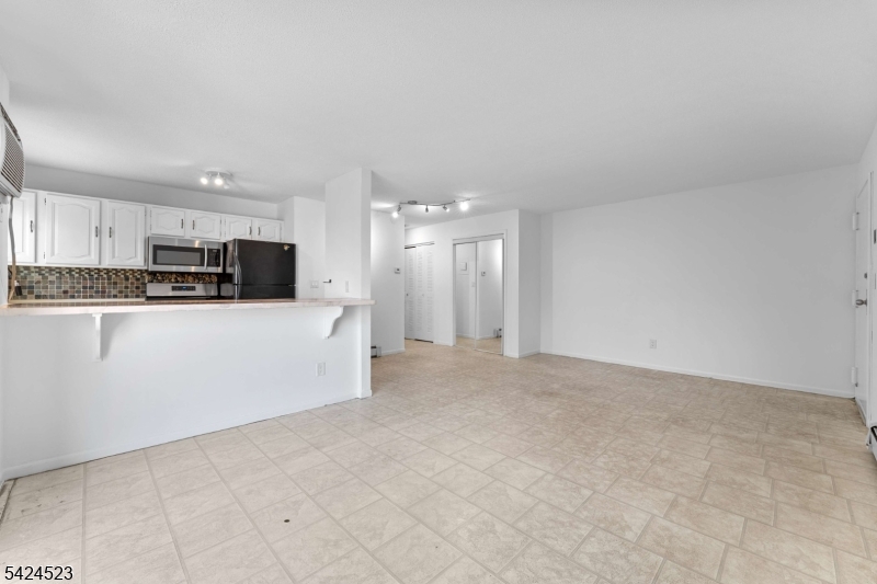 1616 74Th St