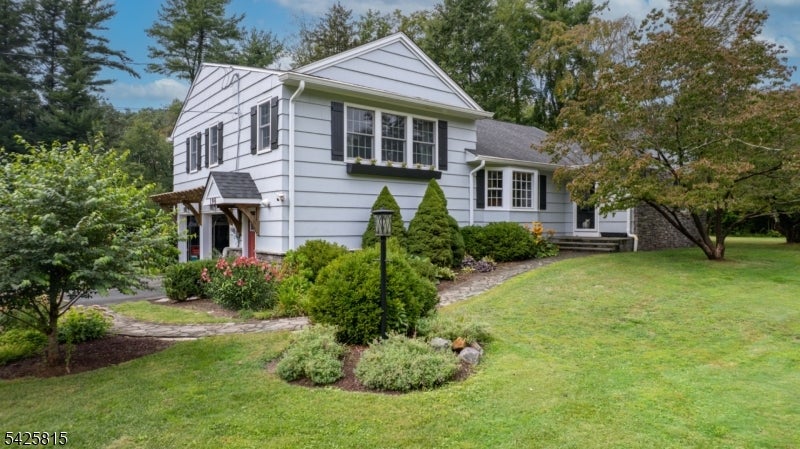 198 Village Rd