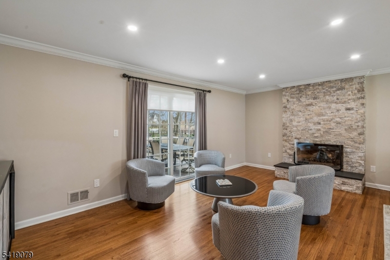 2 Barnstable Ct