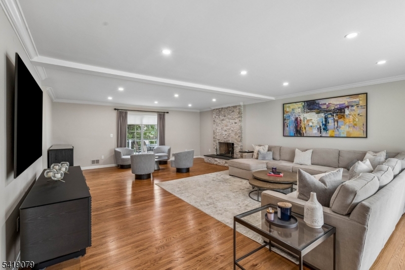 2 Barnstable Ct