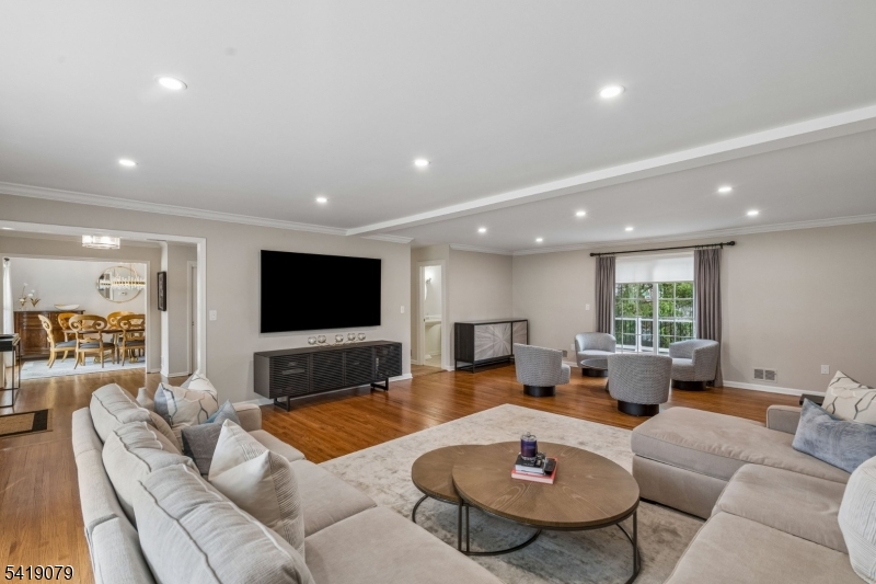 2 Barnstable Ct