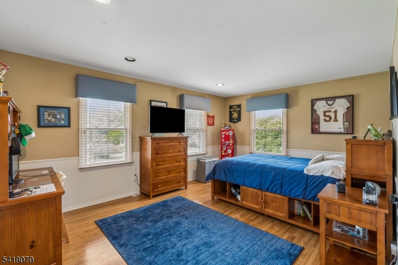 2 Barnstable Ct