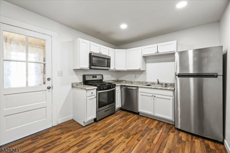 270-270A Sitgreaves St
