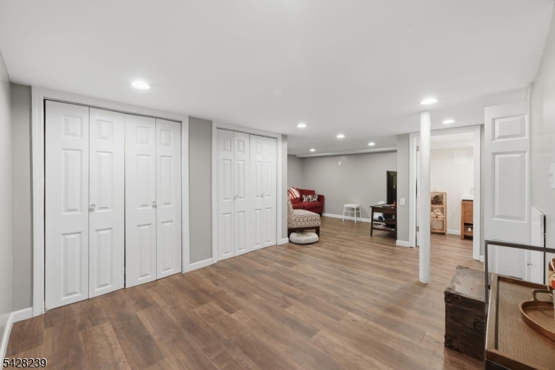 2419 Mountain Ave