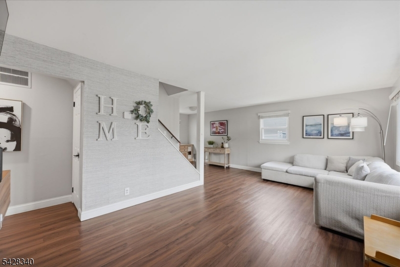 38 Wendy Rd