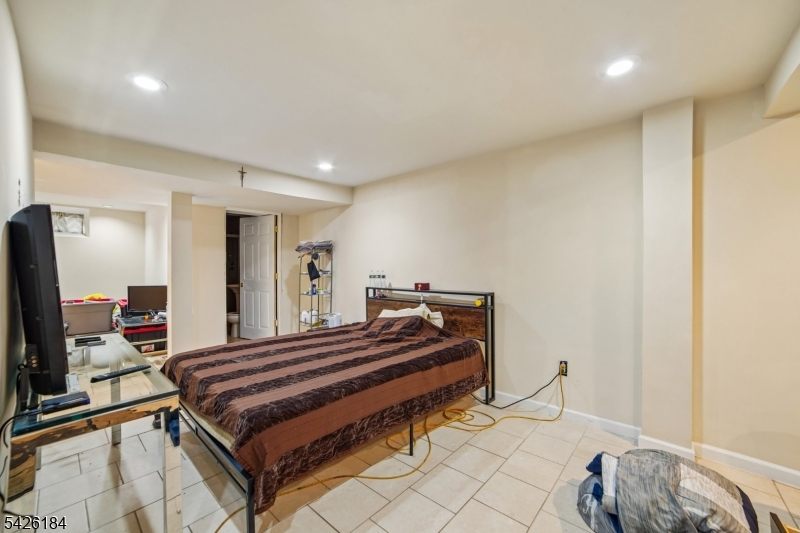 17 Stafford Rd