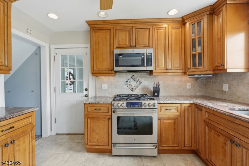 1 Highview Ave