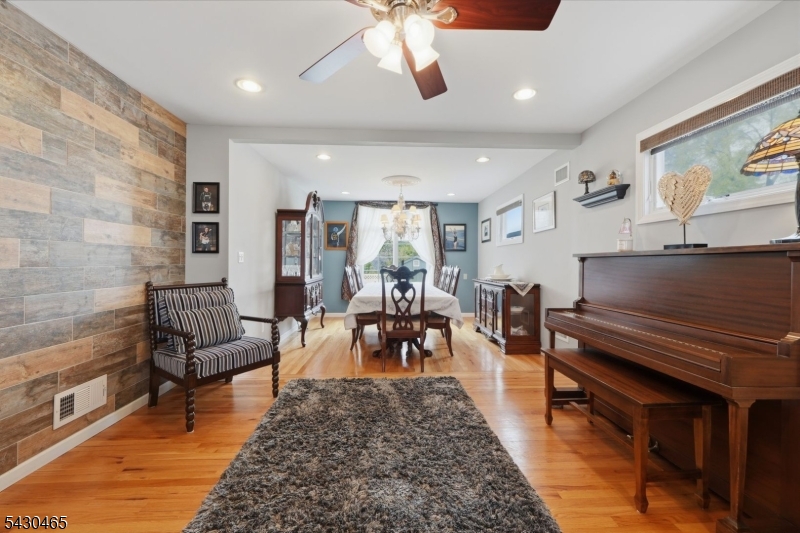 1 Highview Ave