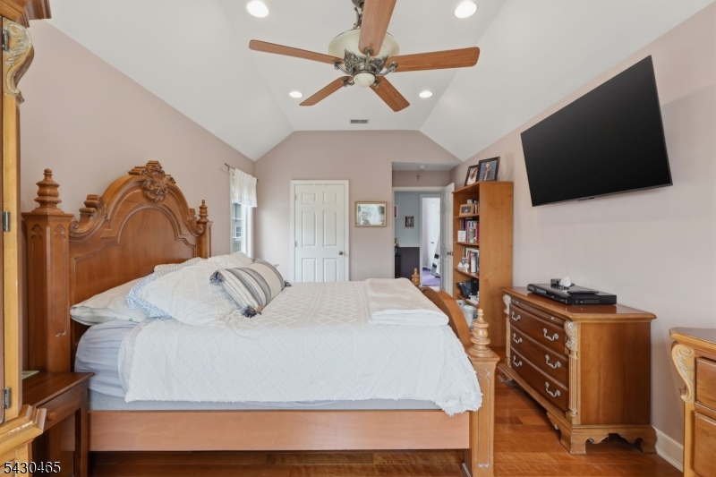 1 Highview Ave