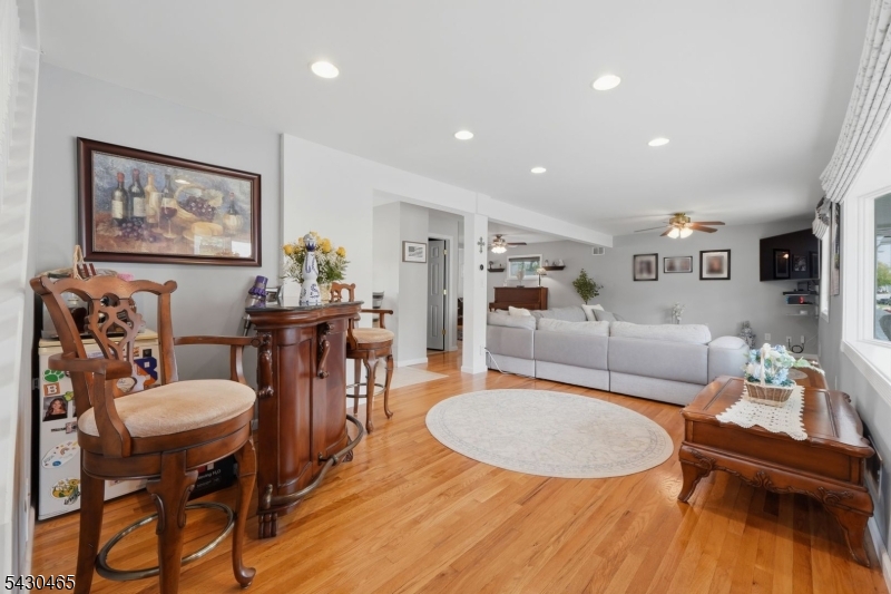 1 Highview Ave