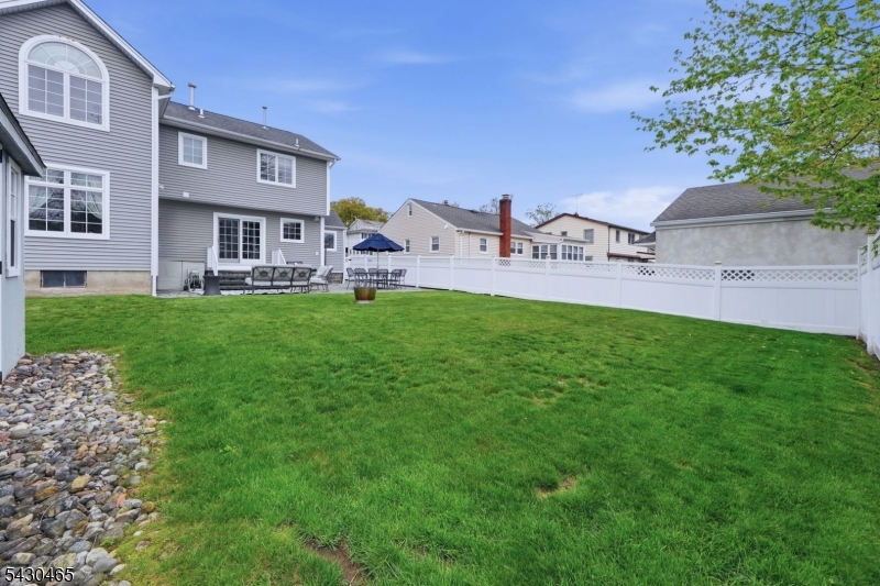 1 Highview Ave
