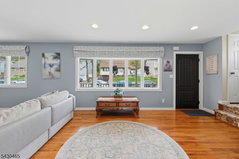 1 Highview Ave