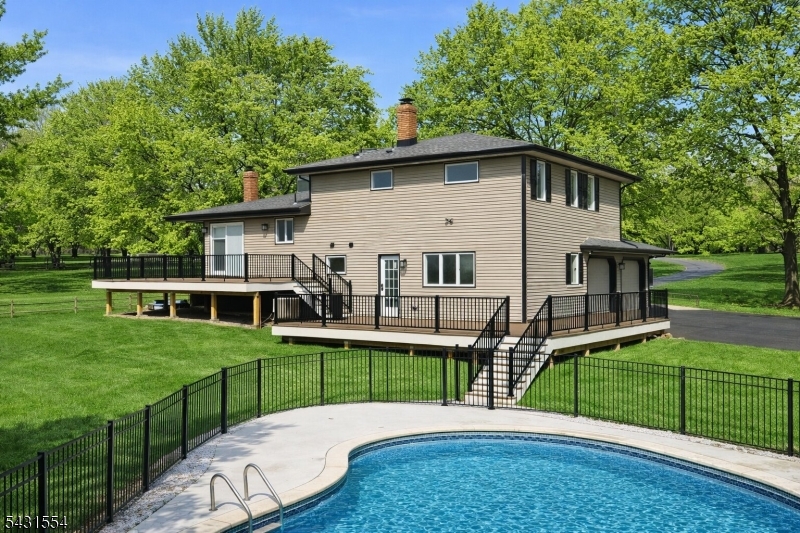 16 SCHAAF ROAD