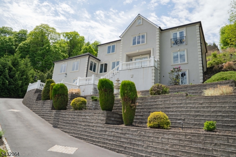207 Eileen Dr