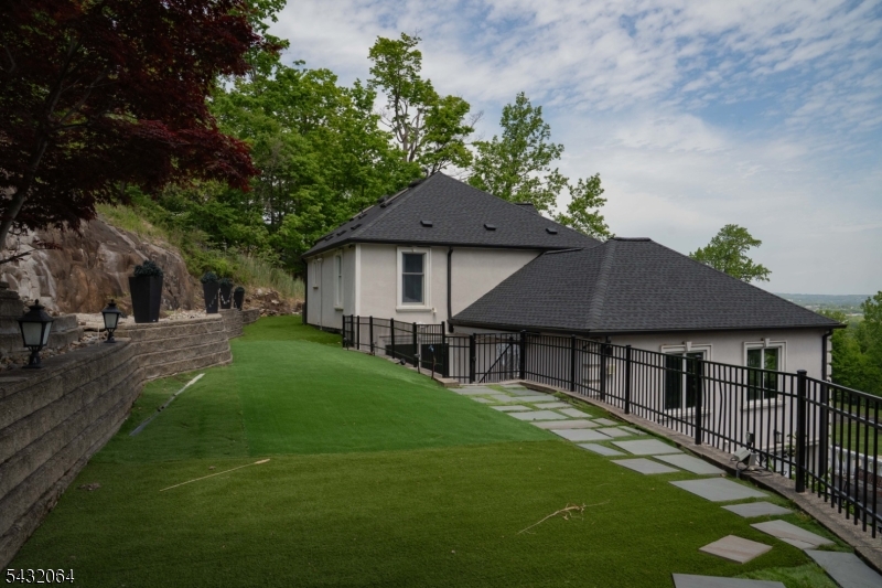 207 Eileen Dr