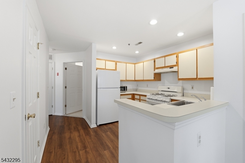5301 Tudor Dr